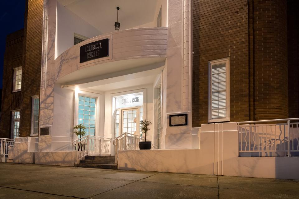 Circa 1936 Art Hotel & Executive Meeting Room