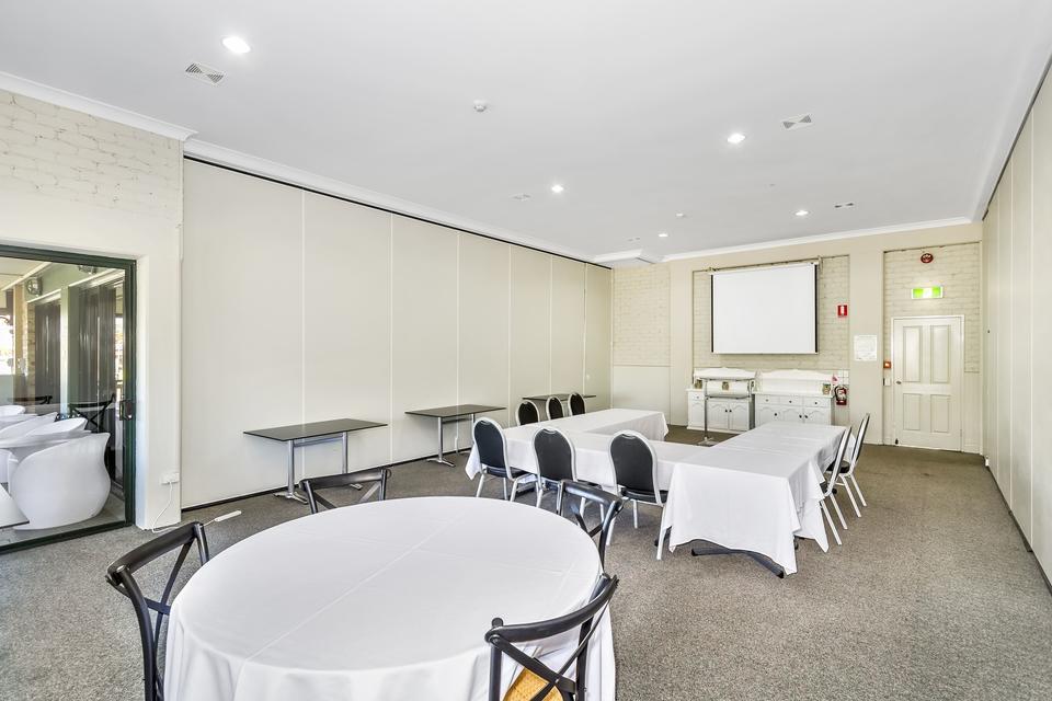 Bayswater Tweed Motel